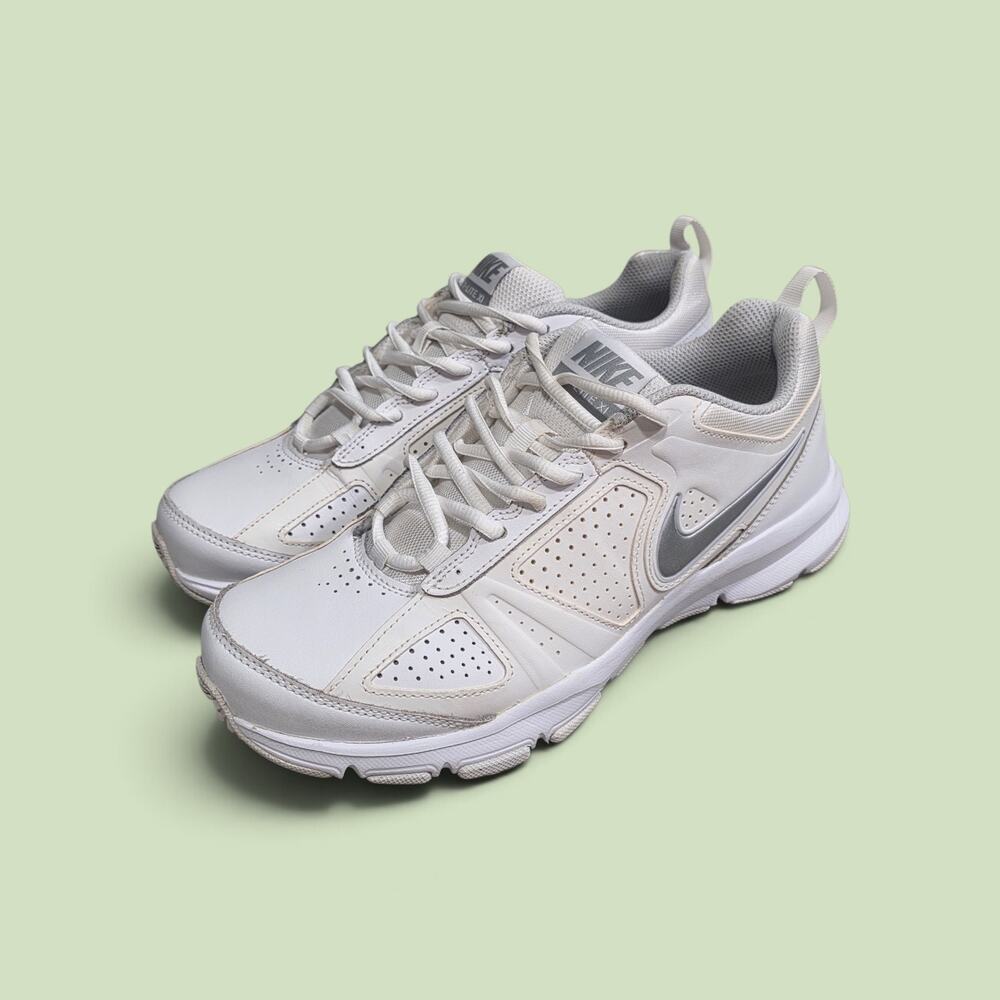 Nike T-Lite XI Women’s 9 White Silver Leather Cross Training Shoes 616696-101